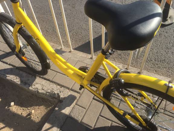 �Ҳ������壨�����������Ǹ�Ƣ��������ˣ���Ϊ�ڱ�����ׯ���ָ��ſ����г�ͣ�Ŵ���������ʱ����������ƽ�͵�����һ�����������졣�����ӹ����������������������ʼ�ƿڴ��