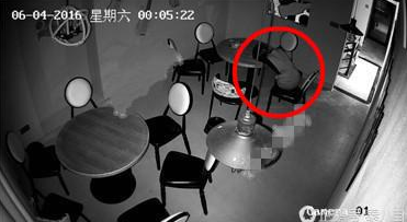 ����Ů�����ƺ�ſ����������˯ ��İ����ǿ��